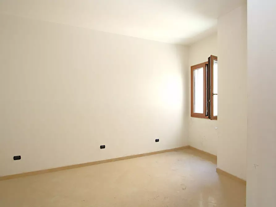 Immagine 13 di Appartamento in vendita  in Via Impero a Parabita