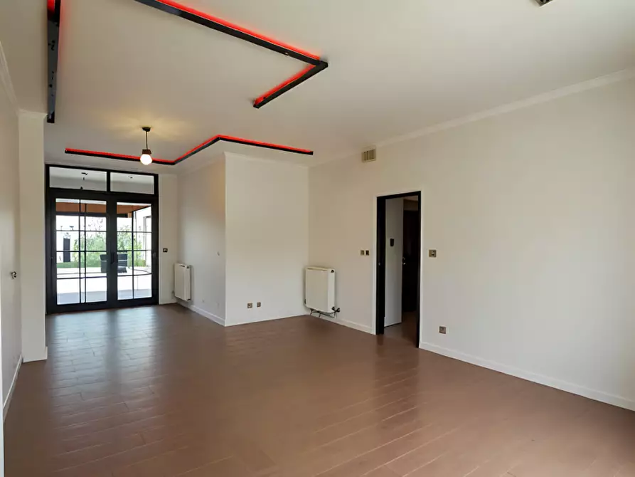 Immagine 2 di Negozio in vendita  in via dell'ippodromo a Padova