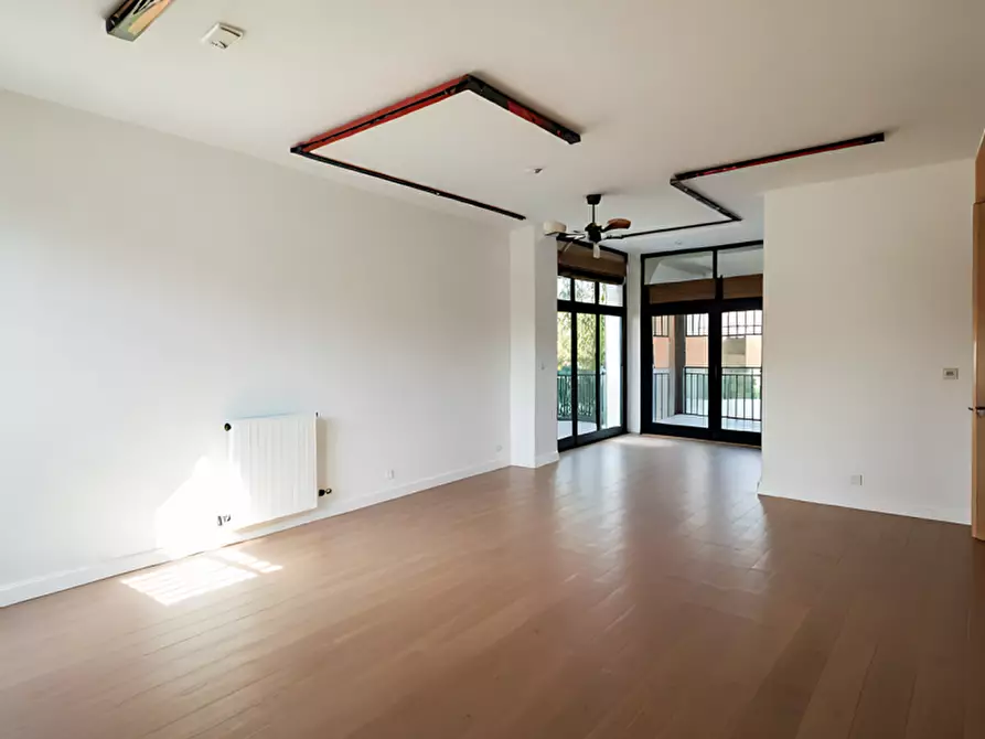 Immagine 8 di Negozio in vendita  in via dell'ippodromo a Padova