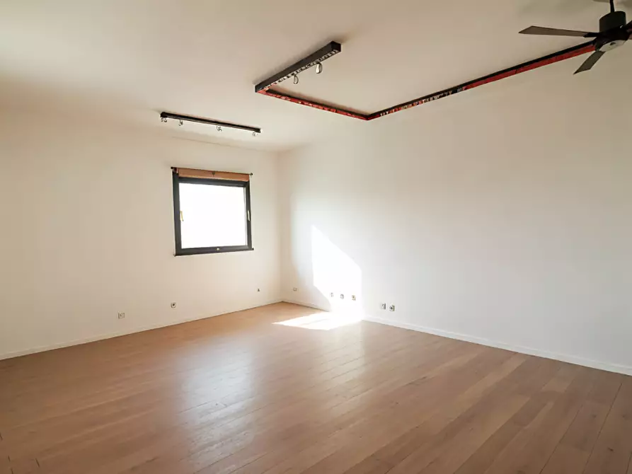 Immagine 11 di Negozio in vendita  in via dell'ippodromo a Padova