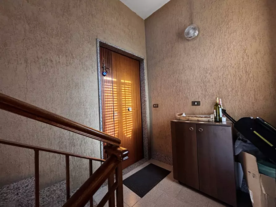 Immagine 3 di Villa in vendita  in VIA DEL LAVORO N°8 a Torre Del Greco