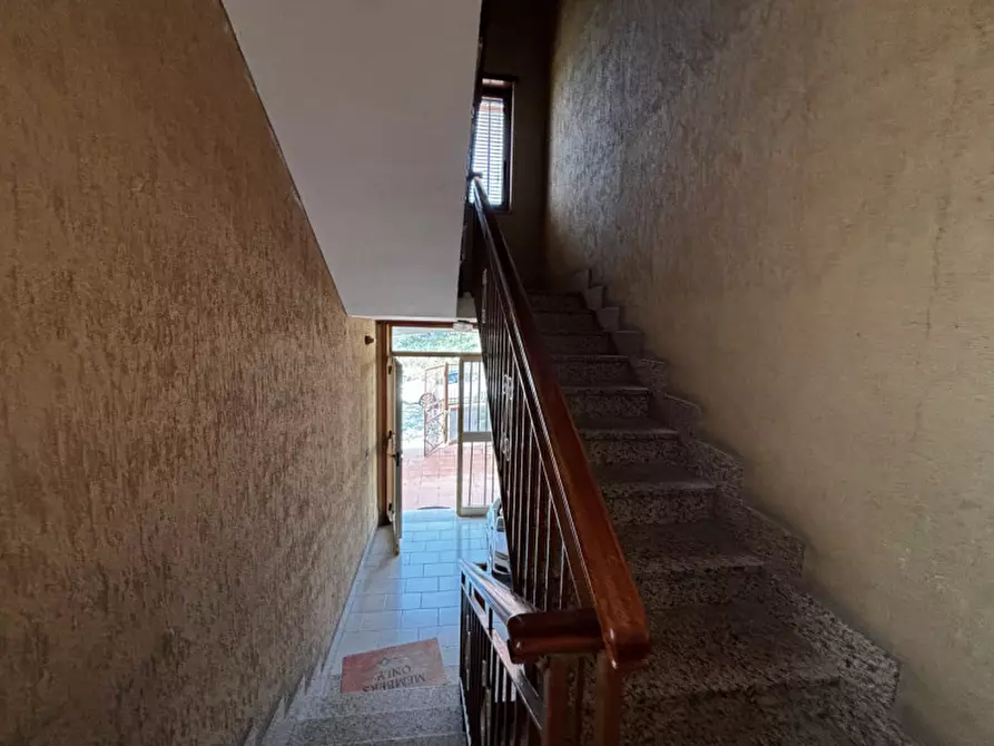 Immagine 4 di Villa in vendita  in VIA DEL LAVORO N°8 a Torre Del Greco