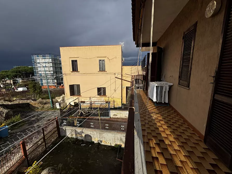 Immagine 12 di Villa in vendita  in VIA DEL LAVORO N°8 a Torre Del Greco