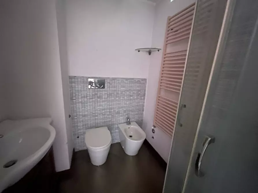 Immagine 10 di Rustico / casale in vendita  in via casaverde 9 a Pino Torinese