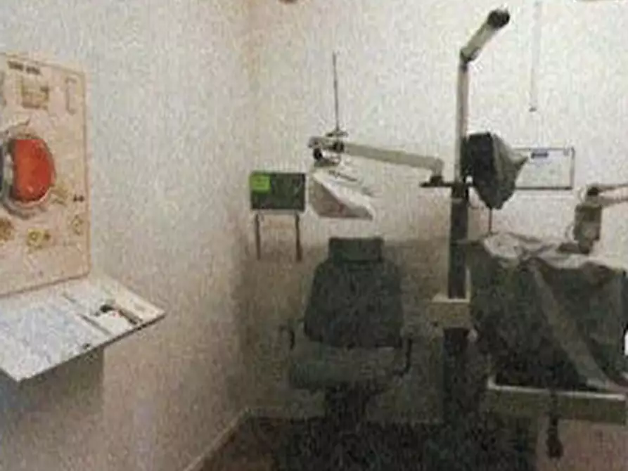 Immagine 21 di Negozio in vendita  in Via Giacomo Matteotti 3 a Sant'ambrogio Di Valpolicella