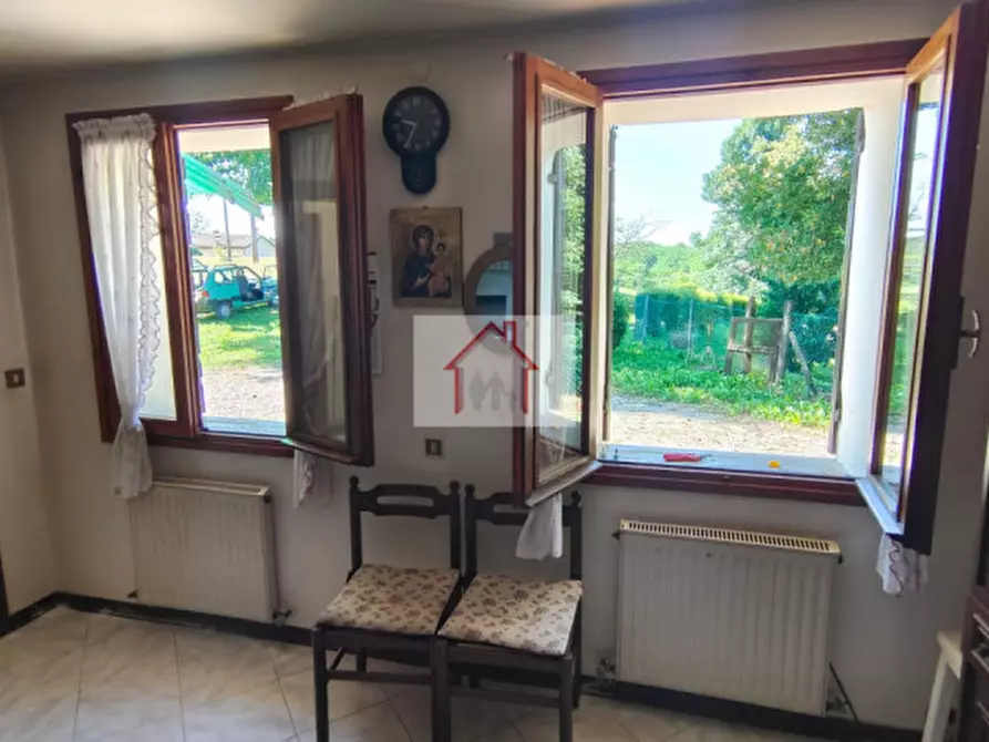 Immagine 4 di Rustico / casale in vendita  a Giavera Del Montello