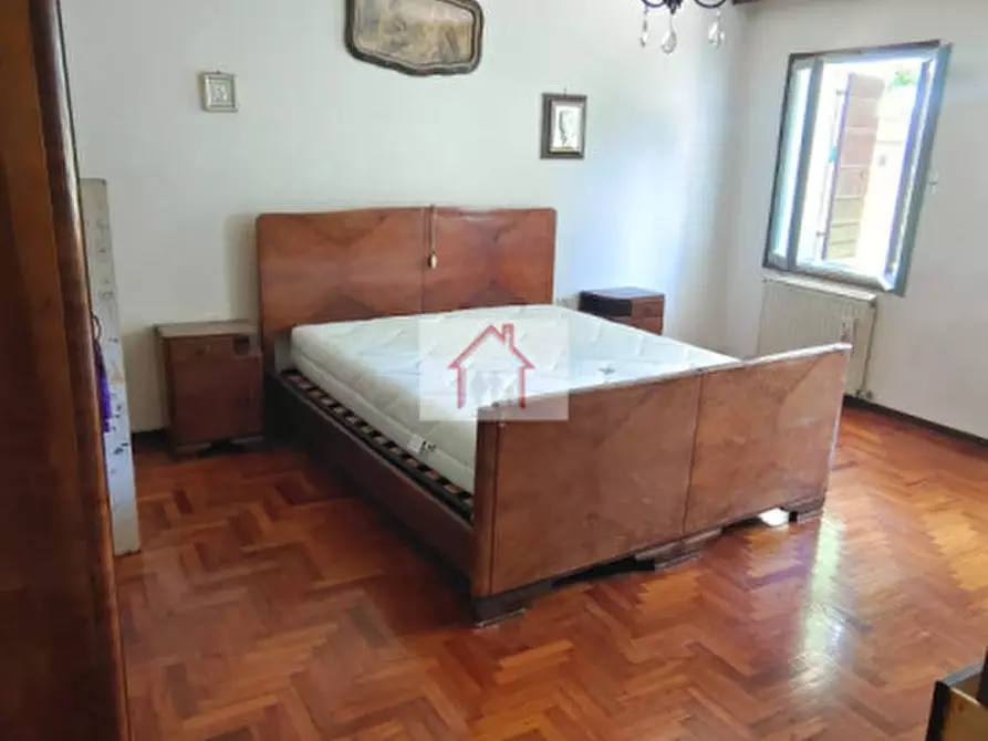 Immagine 11 di Rustico / casale in vendita  a Giavera Del Montello