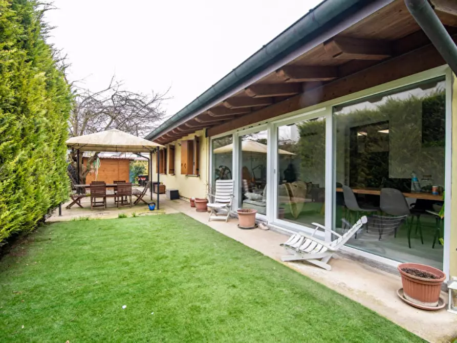 Immagine 2 di Casa trifamiliare in vendita  in Via Sottomarina a Abano Terme