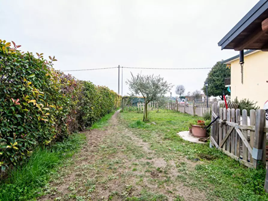 Immagine 19 di Casa trifamiliare in vendita  in Via Sottomarina a Abano Terme