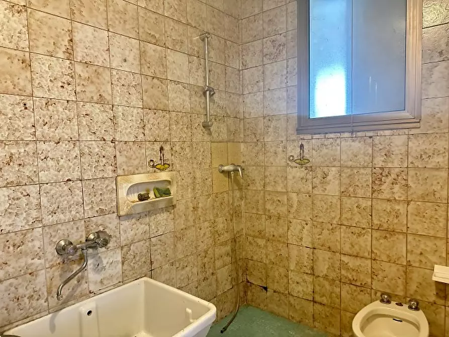 Immagine 38 di Casa trifamiliare in vendita  in Via Sottomarina a Abano Terme