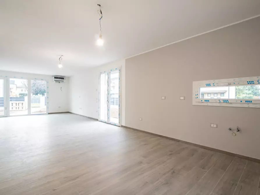 Immagine 3 di Casa bifamiliare in vendita  in Via Roma-Santa Maria a Camisano Vicentino