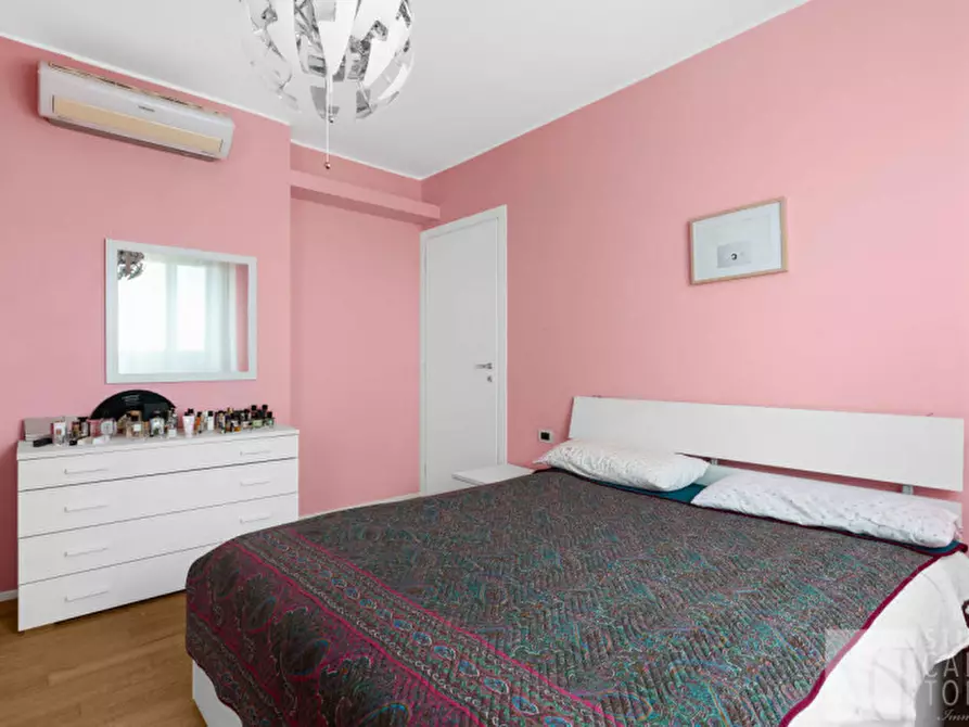 Immagine 16 di Appartamento in vendita  in via umberto ceva, 25 a Milano