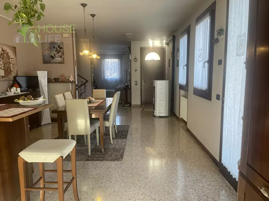 Immagine 3 di Villetta a schiera in vendita  in Via Roma a San Vito Di Leguzzano