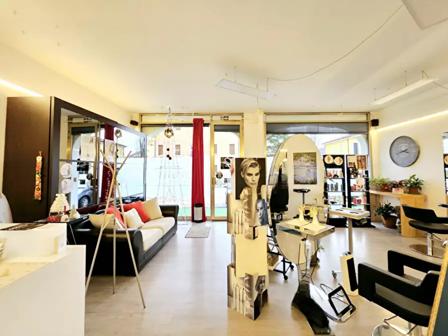 Immagine 2 di Negozio in vendita  in VIA EUGANEO TREPONTI a Teolo