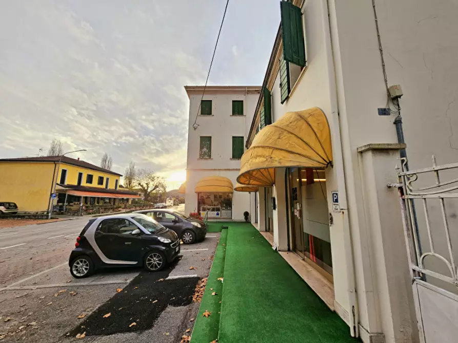 Immagine 3 di Negozio in vendita  in VIA EUGANEO TREPONTI a Teolo