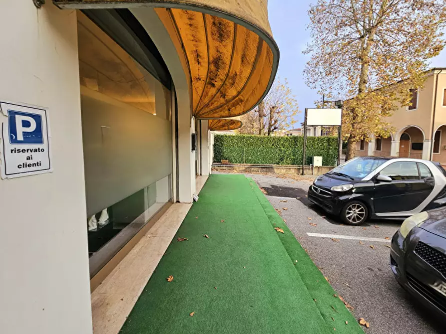 Immagine 5 di Negozio in vendita  in VIA EUGANEO TREPONTI a Teolo