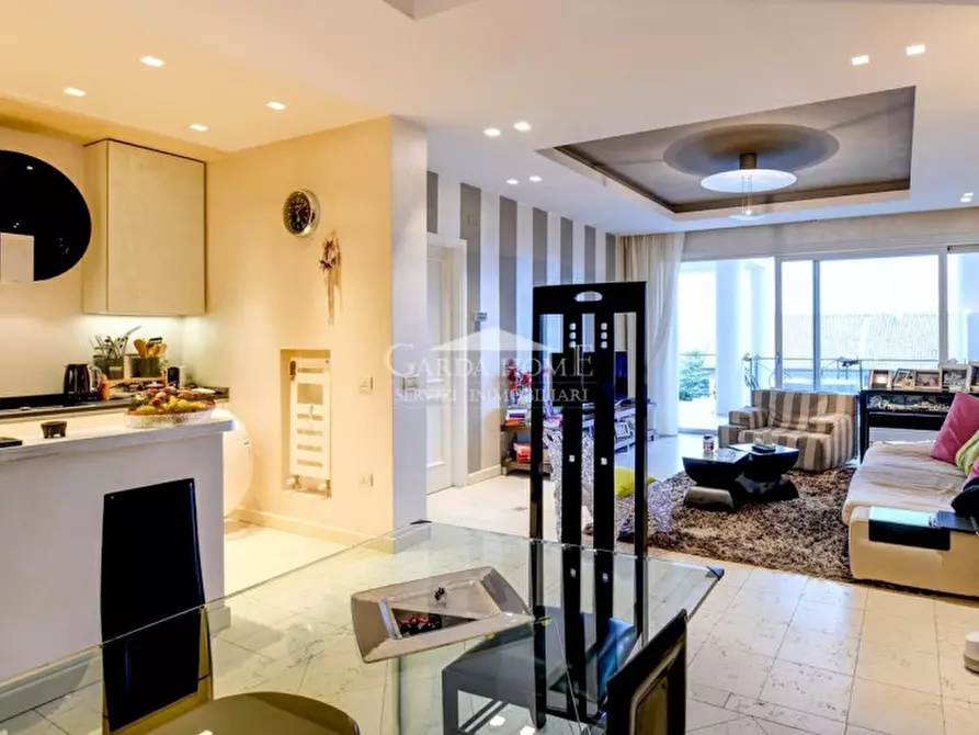 Immagine 7 di Appartamento in vendita  in Via Giovanni Pascoli a Desenzano Del Garda