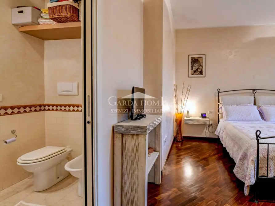 Immagine 13 di Appartamento in vendita  in Via Paolo Veronese a Desenzano Del Garda