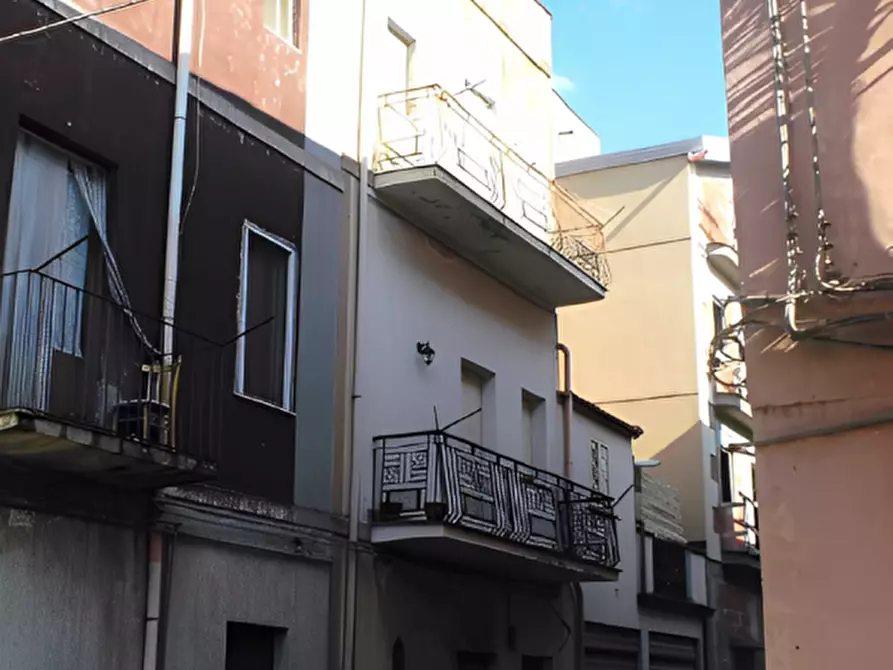 Immagine 3 di Appartamento in vendita  in Via Giovanni Verga, 36 a Adrano