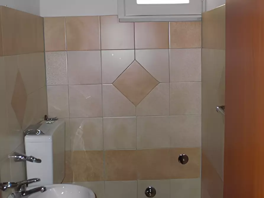 Immagine 8 di Appartamento in vendita  in Via Giovanni Verga, 36 a Adrano