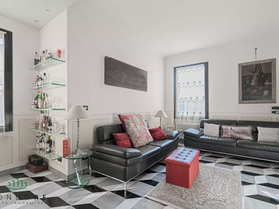 Immagine 7 di Appartamento in vendita  in via galliera a Bologna