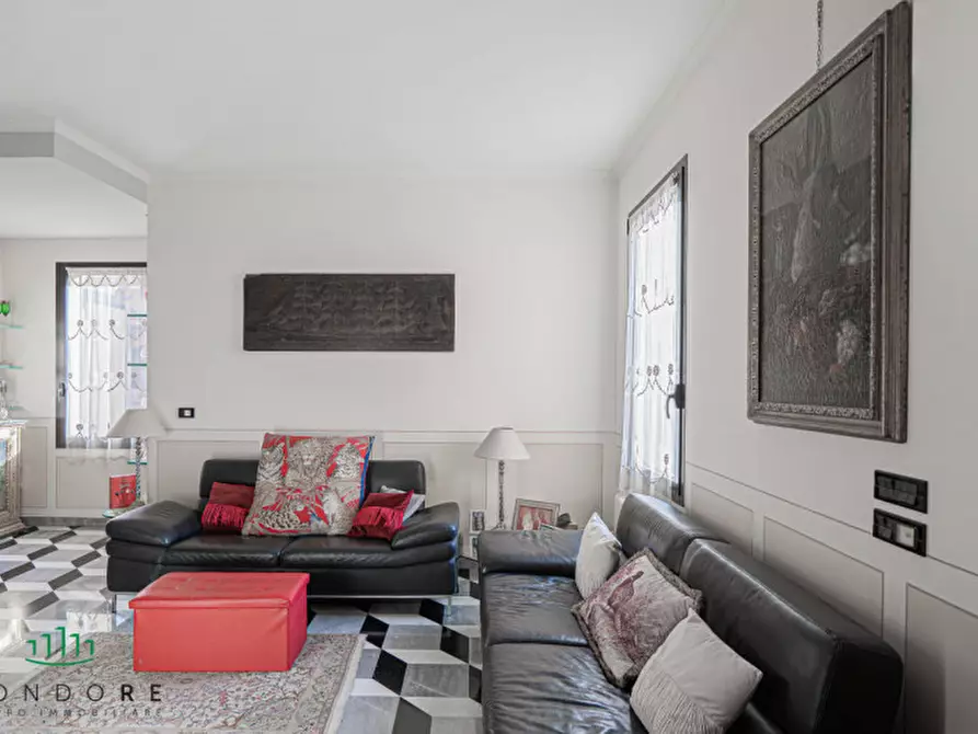 Immagine 12 di Appartamento in vendita  in via galliera a Bologna