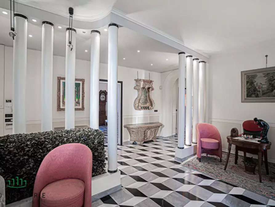 Immagine 17 di Appartamento in vendita  in via galliera a Bologna