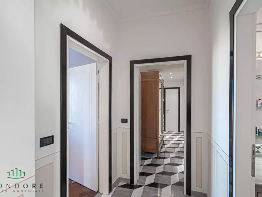 Immagine 23 di Appartamento in vendita  in via galliera a Bologna