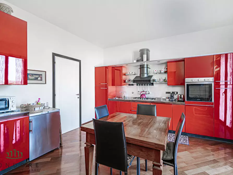 Immagine 25 di Appartamento in vendita  in via galliera a Bologna