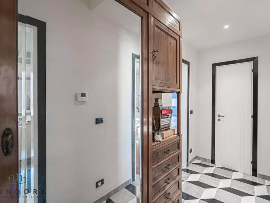 Immagine 32 di Appartamento in vendita  in via galliera a Bologna