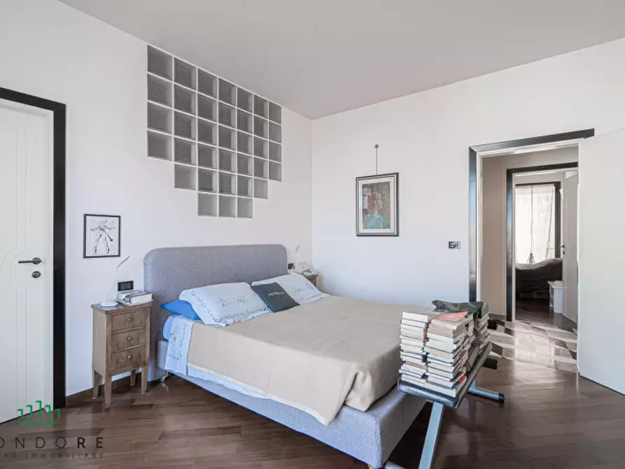 Immagine 34 di Appartamento in vendita  in via galliera a Bologna
