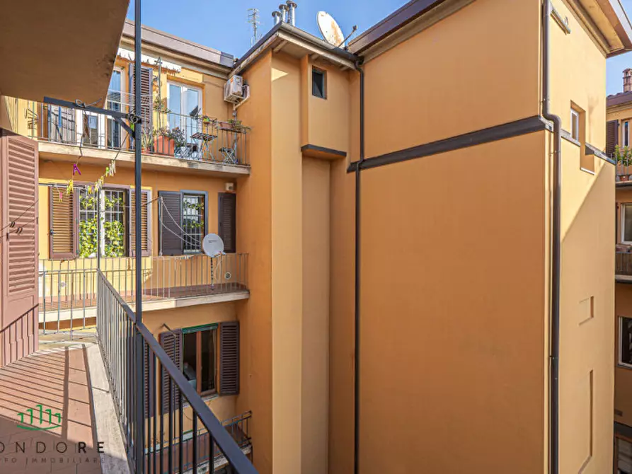 Immagine 46 di Appartamento in vendita  in via galliera a Bologna