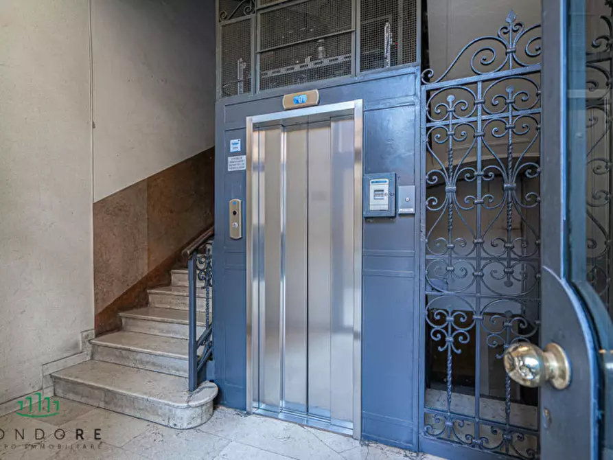 Immagine 50 di Appartamento in vendita  in via galliera a Bologna