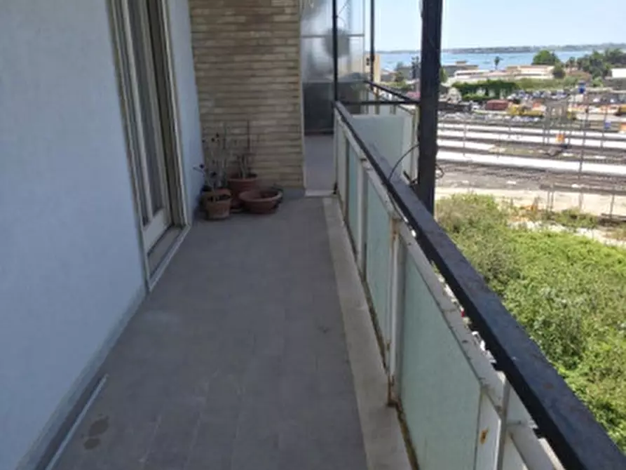 Immagine 9 di Appartamento in vendita  in via Adda 33 a Siracusa