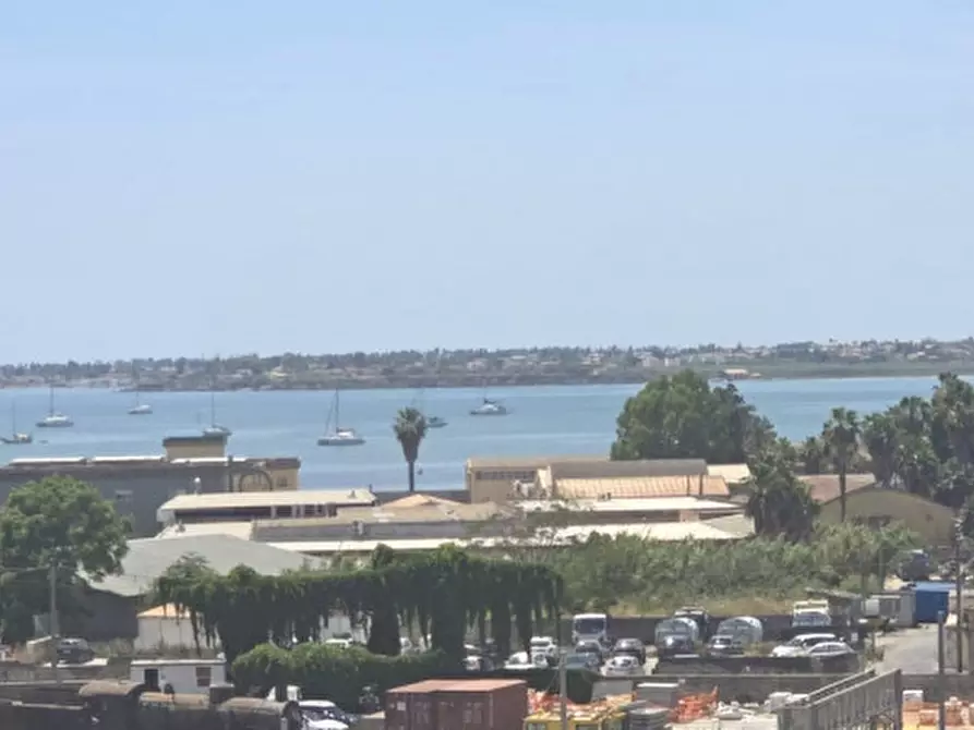 Immagine 10 di Appartamento in vendita  in via Adda 33 a Siracusa