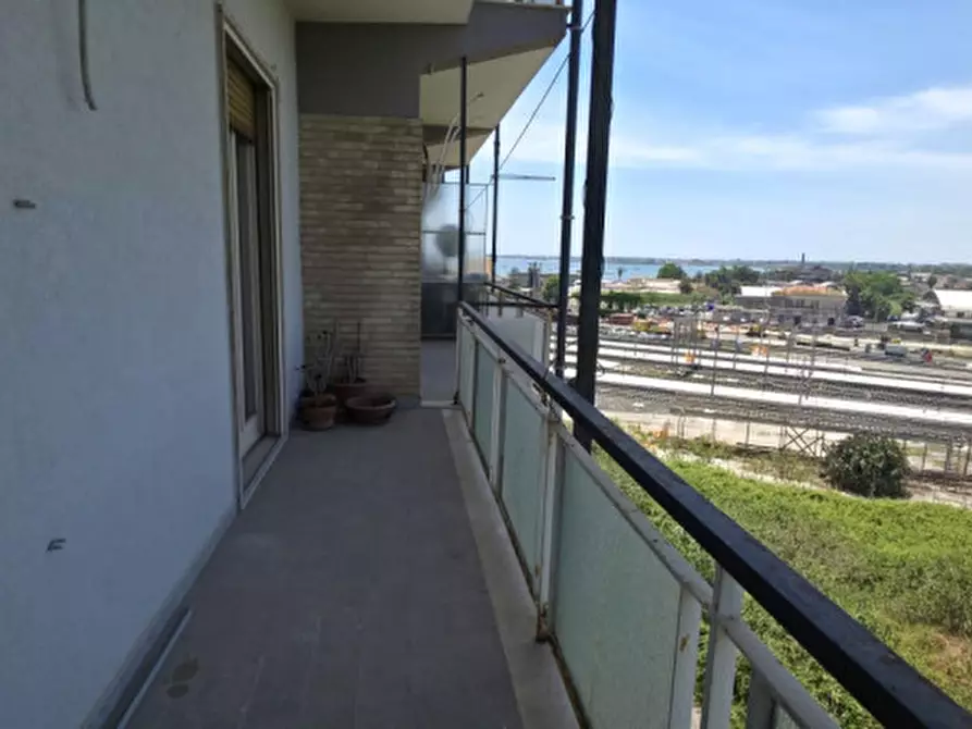 Immagine 11 di Appartamento in vendita  in via Adda 33 a Siracusa