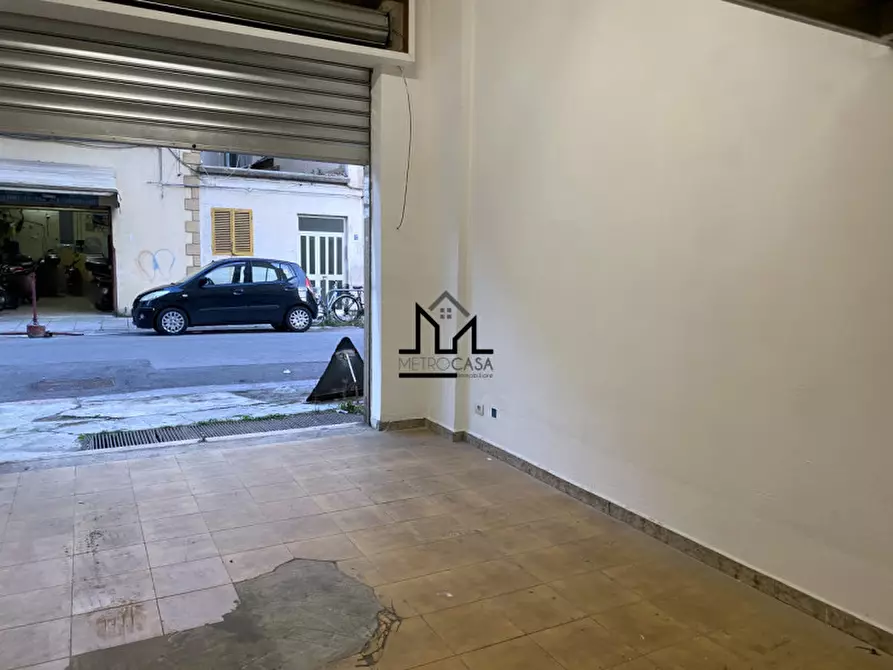 Immagine 10 di Garage in vendita  a Palermo
