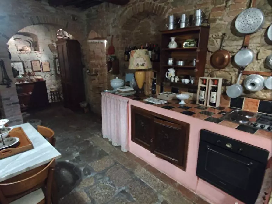 Immagine 6 di Palazzo in vendita  in Via Roma CELLE SUL RIGO a San Casciano Dei Bagni