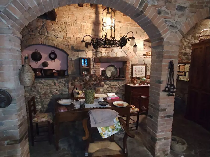 Immagine 7 di Palazzo in vendita  in Via Roma CELLE SUL RIGO a San Casciano Dei Bagni