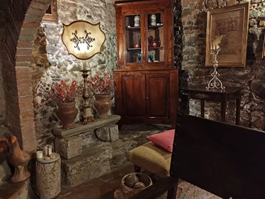 Immagine 12 di Palazzo in vendita  in Via Roma CELLE SUL RIGO a San Casciano Dei Bagni