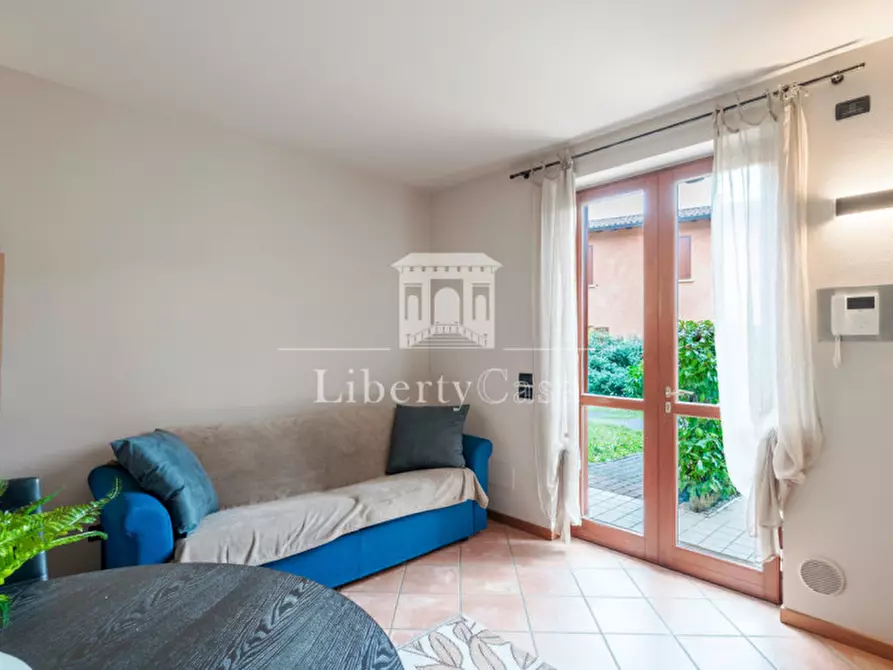 Immagine 5 di Appartamento in vendita  in Via Boschette a San Felice Del Benaco