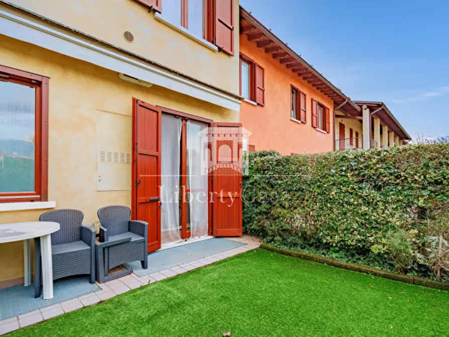 Immagine 8 di Appartamento in vendita  in Via Boschette a San Felice Del Benaco