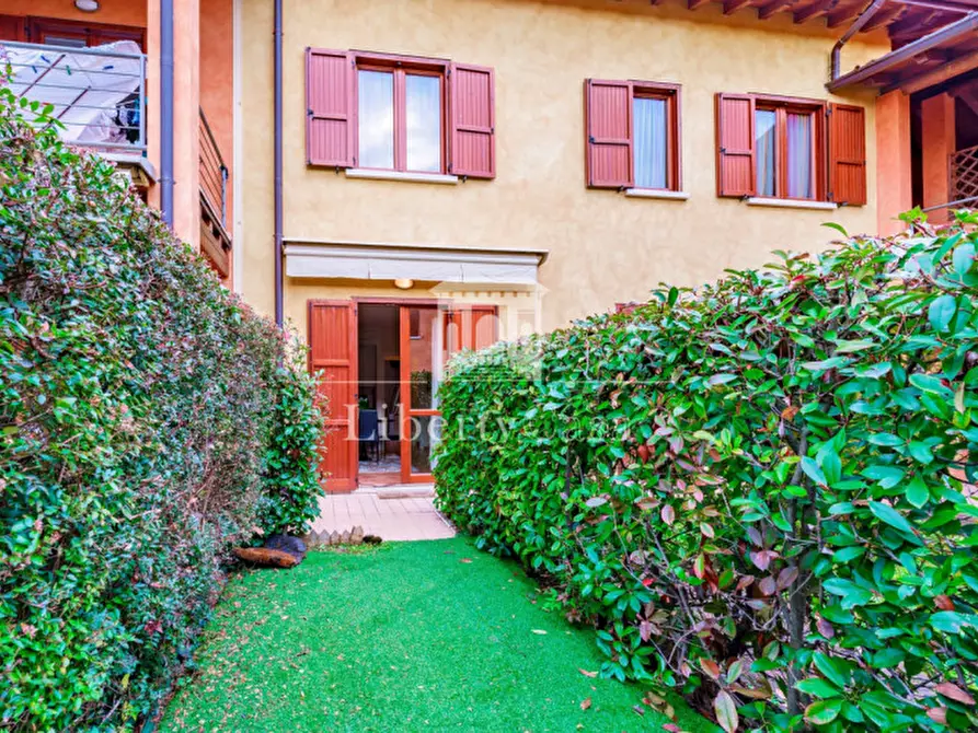 Immagine 9 di Appartamento in vendita  in Via Boschette a San Felice Del Benaco