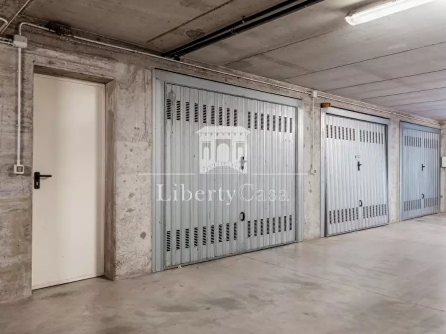 Immagine 19 di Appartamento in vendita  in Via Boschette a San Felice Del Benaco