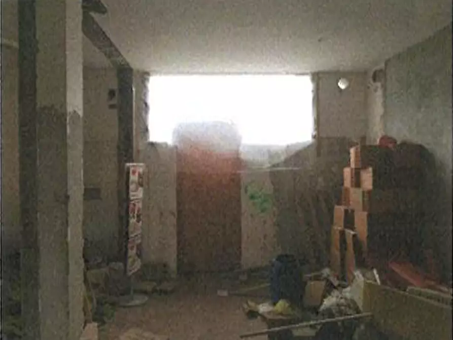 Immagine 17 di Negozio in vendita  in Via Giacomo Matteotti 3 a Sant'ambrogio Di Valpolicella