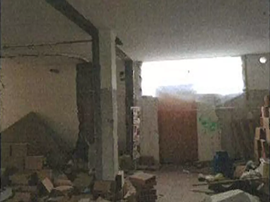 Immagine 21 di Negozio in vendita  in Via Giacomo Matteotti 3 a Sant'ambrogio Di Valpolicella