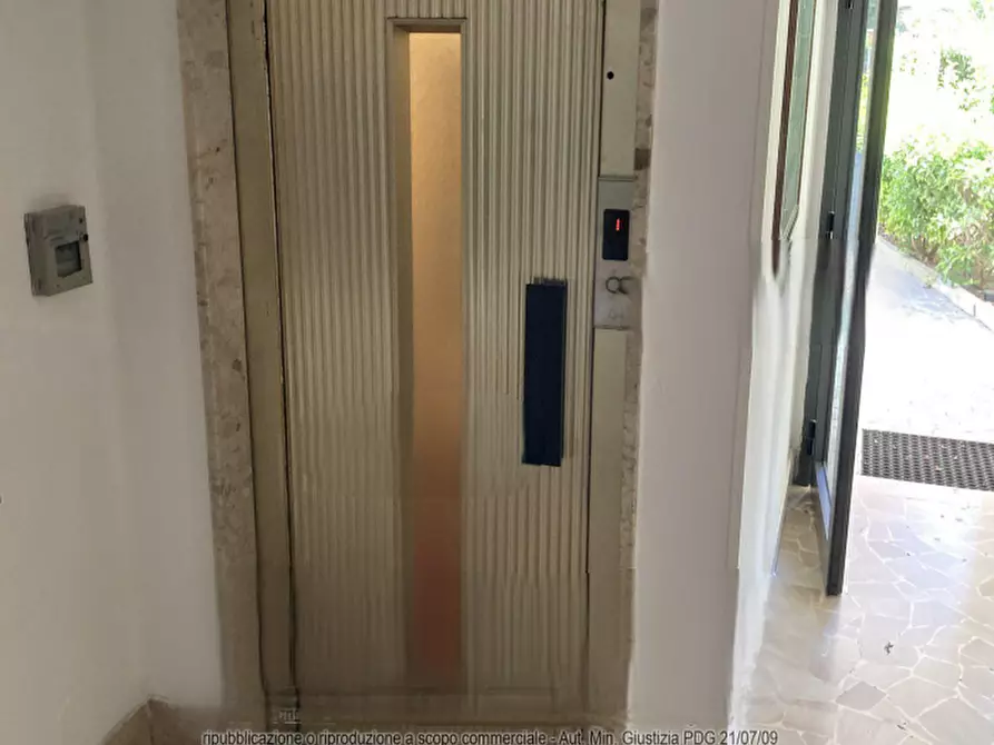 Immagine 3 di Appartamento in vendita  in Via della Bastia, 79 a Livorno