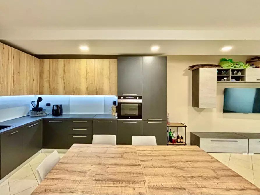 Immagine 11 di Appartamento in vendita  in Via San Marco a Lonato del Garda