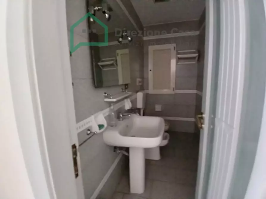 Immagine 10 di Ufficio in affitto  in Calata Capodichino a Napoli