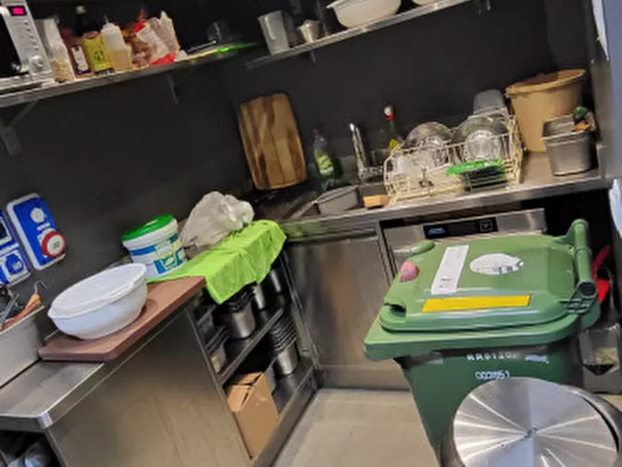 Immagine 3 di Negozio in vendita  in Piazza Walther a Bolzano